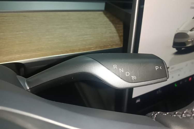 Used Tesla Model Y 2022 Performance High-Performance All-Wheel-Drive Version Gear Lever