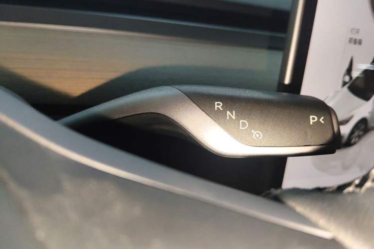 Used Tesla Model Y 2022 Long-Range All-Wheel-Drive Version Gear Lever