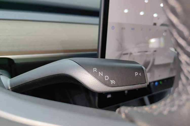 Used Tesla Model Y 2022 Long-Range All-Wheel-Drive Version Gear Lever