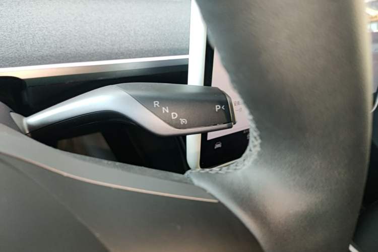 Used Tesla Model Y 2022 Revised Version Rear-Wheel Drive Gear Lever