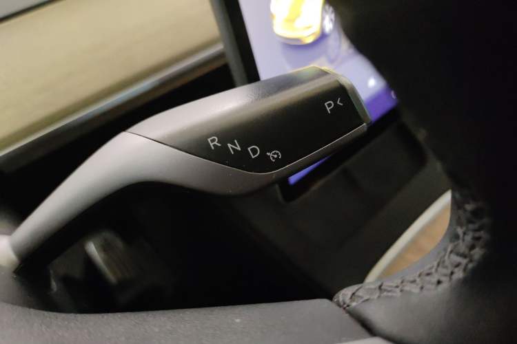 Used Tesla Model Y 2022 Revised Version Rear-Wheel Drive Gear Lever