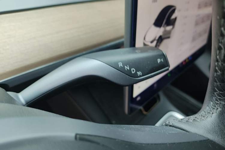 Used Tesla Model Y 2022 Long-Range All-Wheel-Drive Version Gear Lever