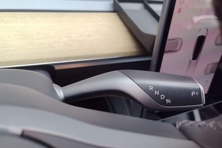Used Tesla Model Y 2022 Revised Version Rear-Wheel Drive Gear Lever
