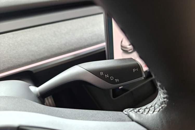 Used Tesla Model Y 2022 Long-Range All-Wheel-Drive Version Gear Lever
