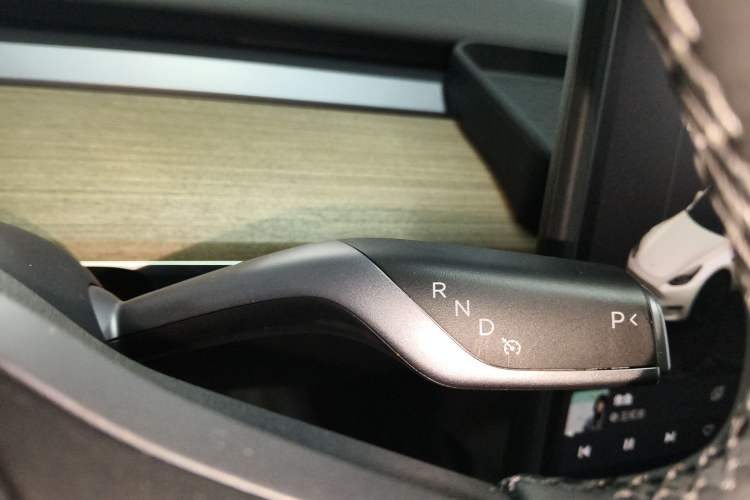 Used Tesla Model Y 2022 Revised Version Rear-Wheel Drive Gear Lever