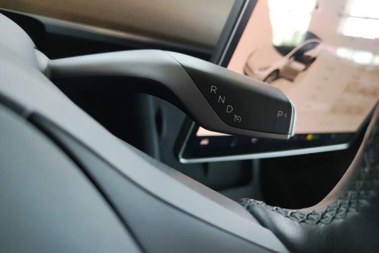 Used Tesla Model Y 2022 Revised Version Rear-Wheel Drive Gear Lever