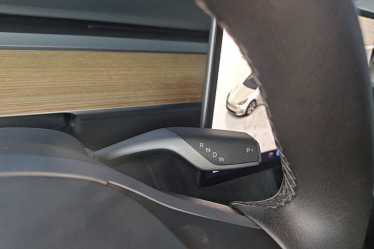 Used Tesla Model Y 2022 Long-Range All-Wheel-Drive Version Gear Lever
