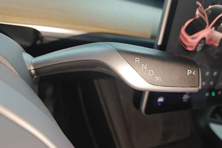 Used Tesla Model Y 2022 Revised Version Rear-Wheel Drive Gear Lever