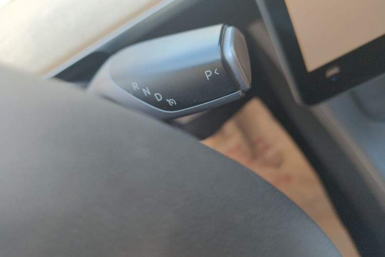 Used Tesla Model Y 2022 Long-Range All-Wheel-Drive Version Gear Lever