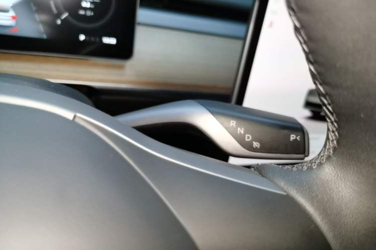 Used Tesla Model Y 2022 Performance High-Performance All-Wheel-Drive Version Gear Lever