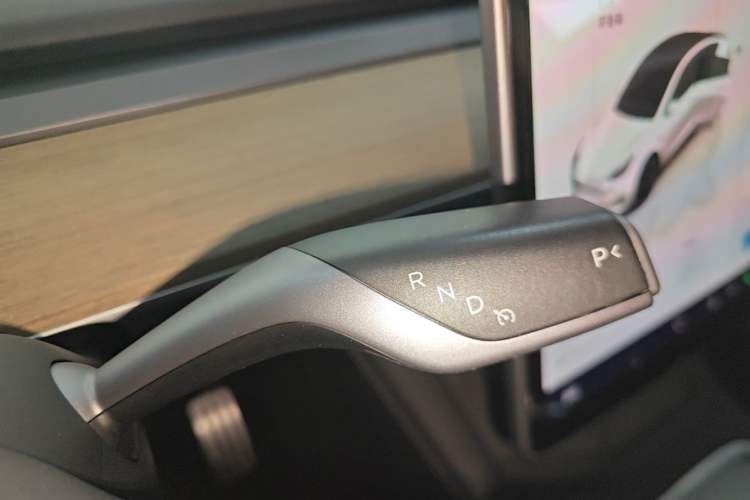 Used Tesla Model Y 2022 Performance High-Performance All-Wheel-Drive Version Gear Lever