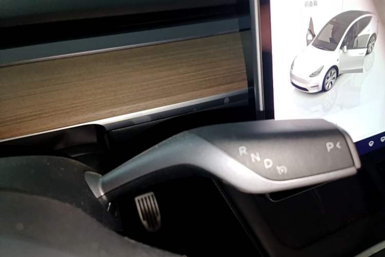 Used Tesla Model Y 2022 Long-Range All-Wheel-Drive Version Gear Lever