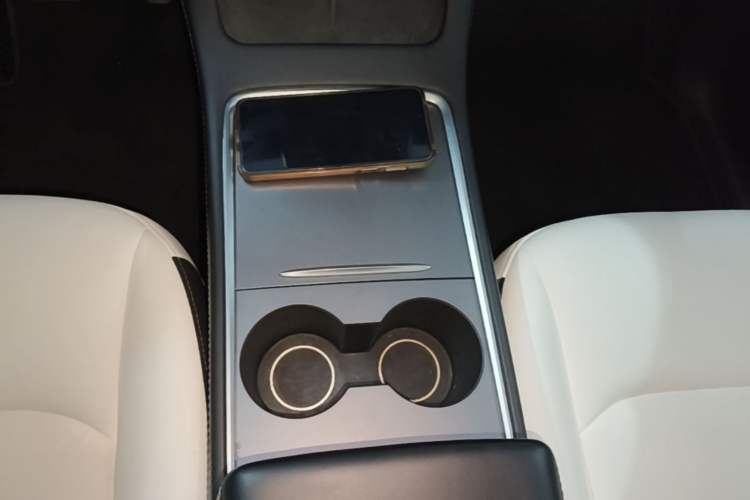 Used Tesla Model Y 2022 Revised Version Rear-Wheel Drive Gear Lever