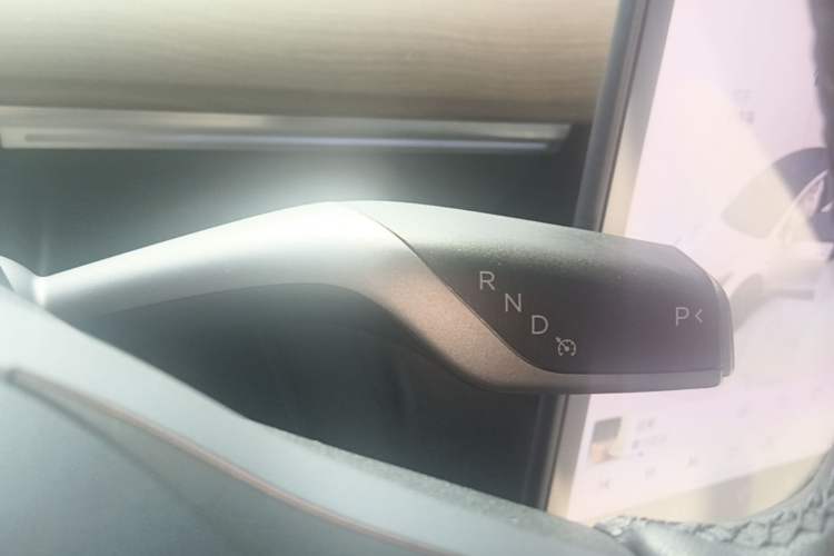 Used Tesla Model Y 2022 Performance High-Performance All-Wheel-Drive Version Gear Lever