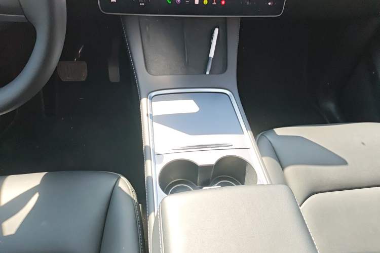 Used Tesla Model Y 2022 Revised Version Rear-Wheel Drive Gear Lever