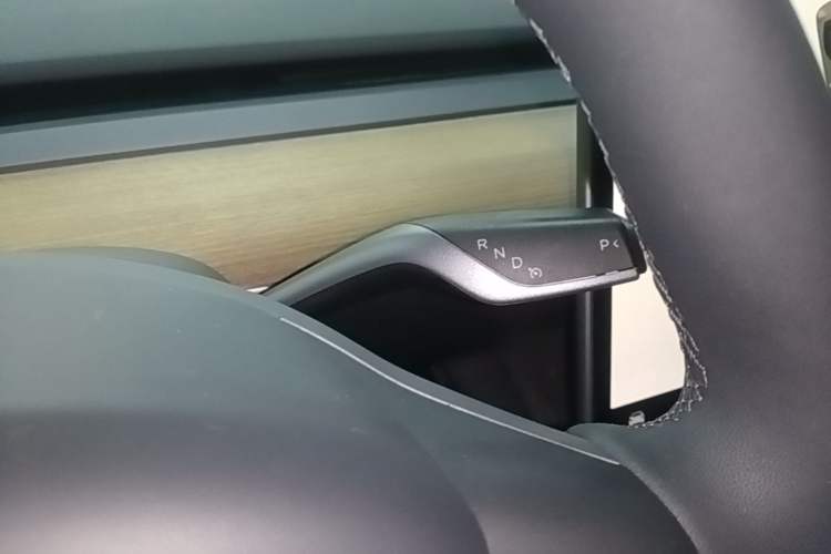 Used Tesla Model Y 2022 Performance High-Performance All-Wheel-Drive Version Gear Lever