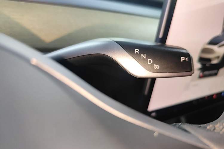 Used Tesla Model Y 2022 Revised Version Rear-Wheel Drive Gear Lever