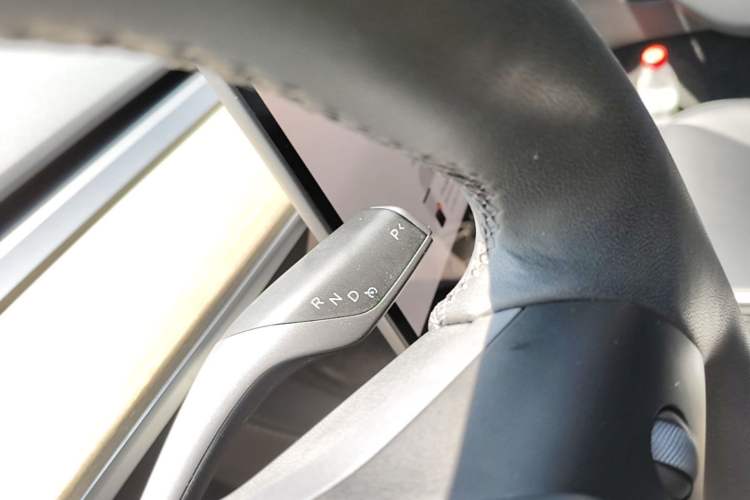 Used Tesla Model Y 2022 Revised Version Rear-Wheel Drive Gear Lever