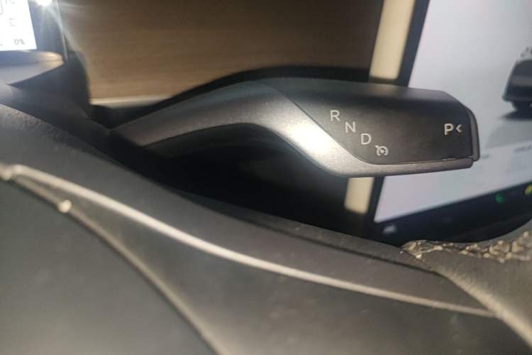 Used Tesla Model Y 2022 Revised Version Rear-Wheel Drive Gear Lever