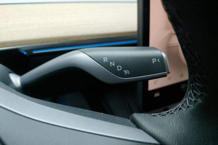 Used Tesla Model Y 2022 Revised Version Rear-Wheel Drive Gear Lever