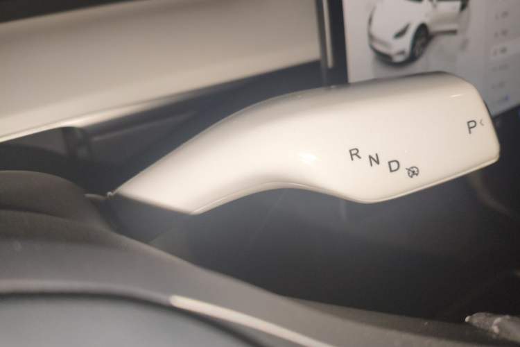 Used Tesla Model Y 2022 Revised Version Rear-Wheel Drive Gear Lever