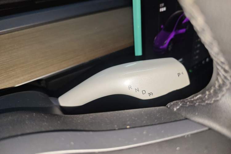 Used Tesla Model Y 2022 Revised Version Rear-Wheel Drive Gear Lever