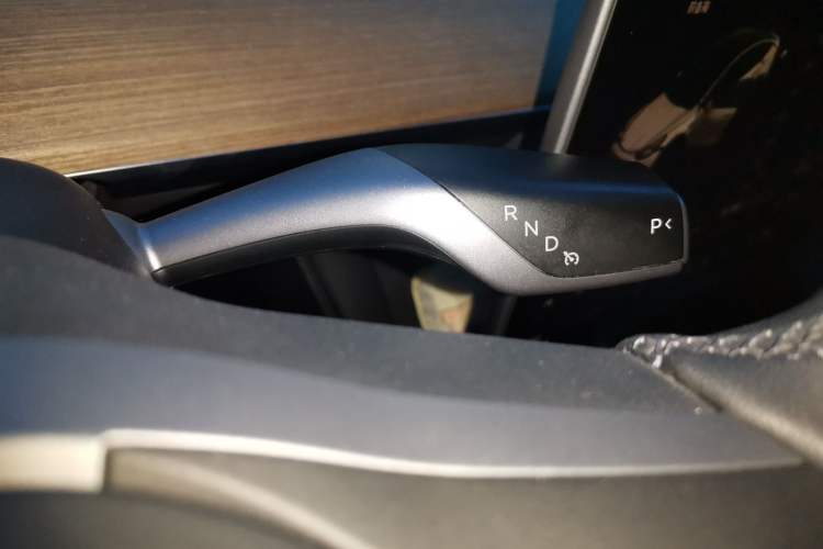 Used Tesla Model Y 2022 Revised Version Rear-Wheel Drive Gear Lever