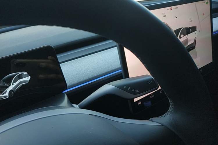 Used Tesla Model Y 2022 Performance High-Performance All-Wheel-Drive Version Gear Lever