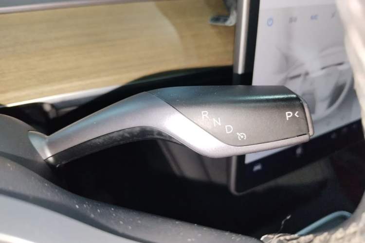 Used Tesla Model Y 2022 Revised Version Rear-Wheel Drive Gear Lever