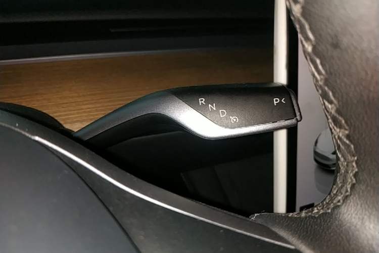 Used Tesla Model Y 2022 Revised Version Rear-Wheel Drive Gear Lever