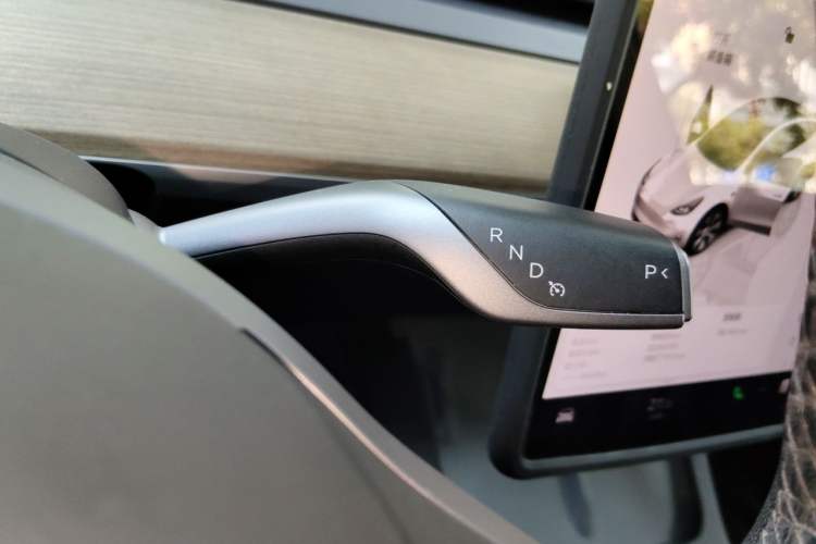 Used Tesla Model Y 2022 Long-Range All-Wheel-Drive Version Gear Lever