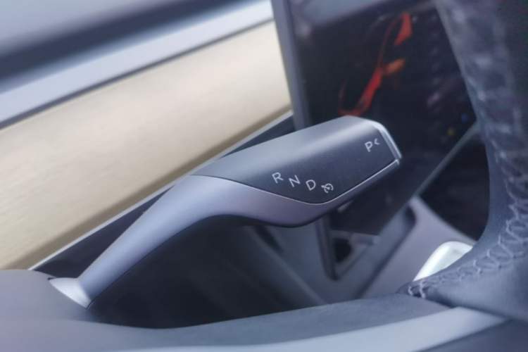 Used Tesla Model Y 2022 Revised Version Rear-Wheel Drive Gear Lever
