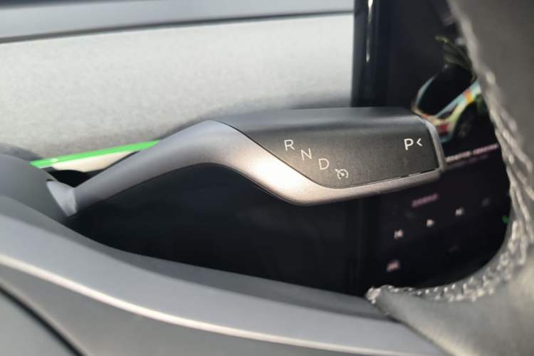 Used Tesla Model Y 2022 Revised Version Rear-Wheel Drive Gear Lever