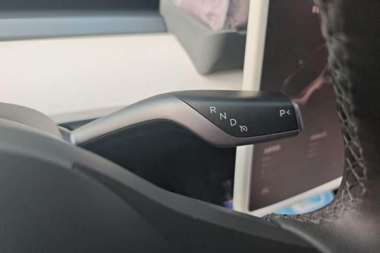 Used Tesla Model Y 2022 Performance High-Performance All-Wheel-Drive Version Gear Lever
