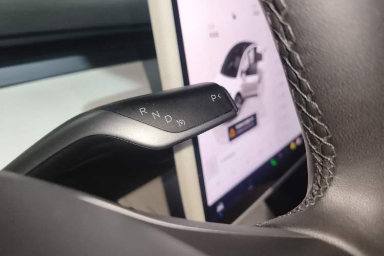 Used Tesla Model Y 2022 Revised Version Rear-Wheel Drive Gear Lever