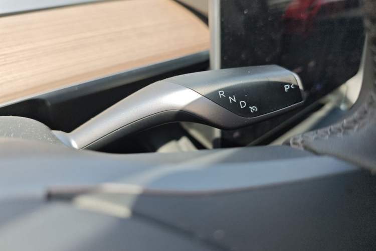 Used Tesla Model Y 2022 Long-Range All-Wheel-Drive Version Gear Lever