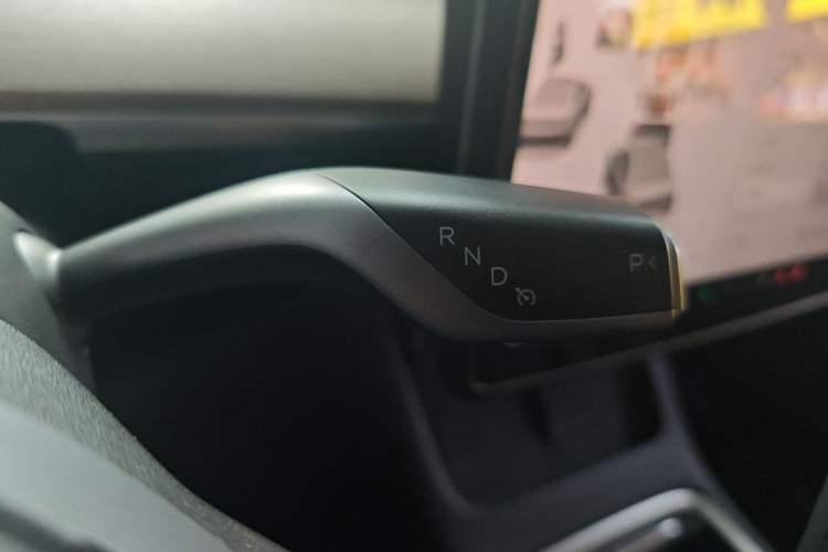 Used Tesla Model Y 2022 Revised Version Rear-Wheel Drive Gear Lever