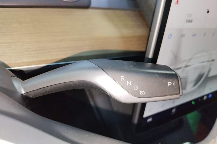 Used Tesla Model Y 2022 Long-Range All-Wheel-Drive Version Gear Lever