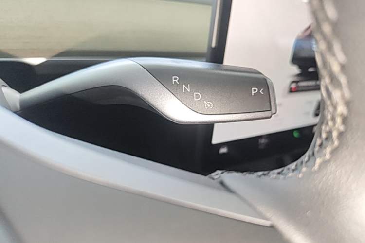 Used Tesla Model Y 2022 Revised Version Rear-Wheel Drive Gear Lever