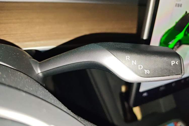 Used Tesla Model Y 2022 Revised Version Rear-Wheel Drive Gear Lever