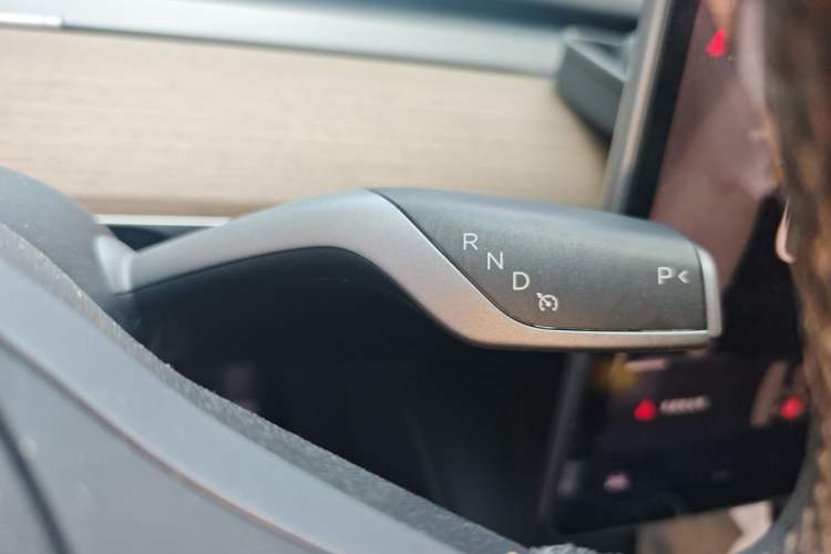 Used Tesla Model Y 2022 Long-Range All-Wheel-Drive Version Gear Lever