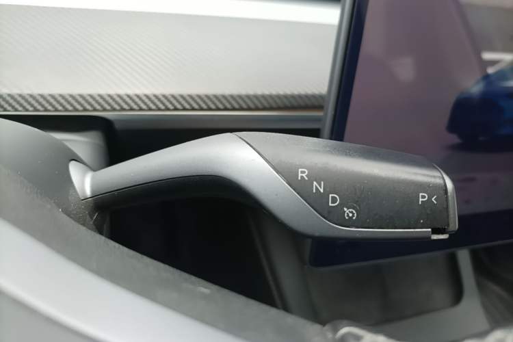 Used Tesla Model Y 2022 Revised Version Rear-Wheel Drive Gear Lever