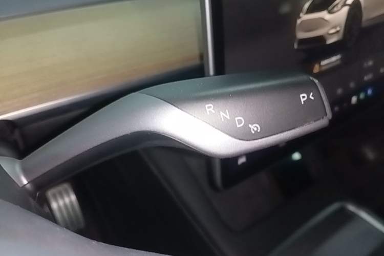 Used Tesla Model Y 2022 Performance High-Performance All-Wheel-Drive Version Gear Lever