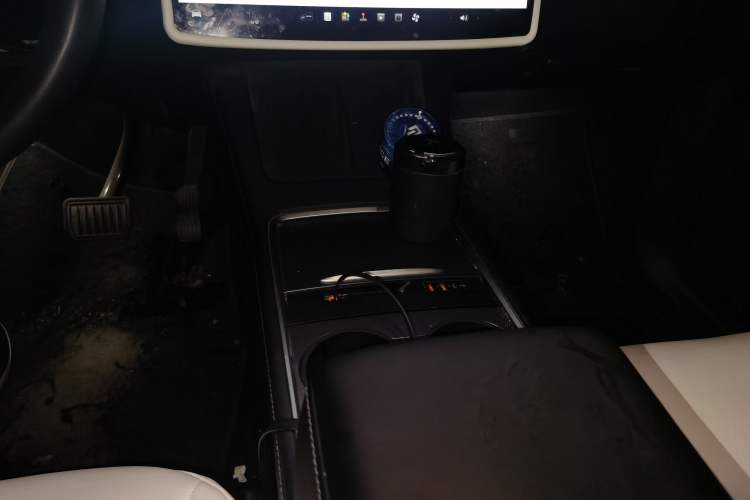 Used Tesla Model Y 2022 Long-Range All-Wheel-Drive Version Gear Lever