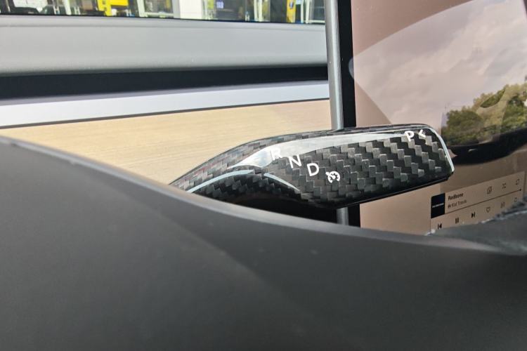 Used Tesla Model Y 2022 Performance High-Performance All-Wheel-Drive Version Gear Lever