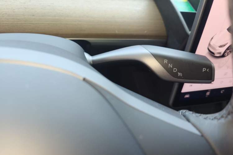 Used Tesla Model Y 2022 Revised Version Rear-Wheel Drive Gear Lever