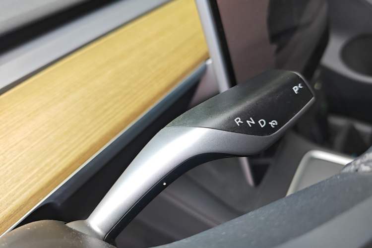 Used Tesla Model Y 2022 Revised Version Rear-Wheel Drive Gear Lever