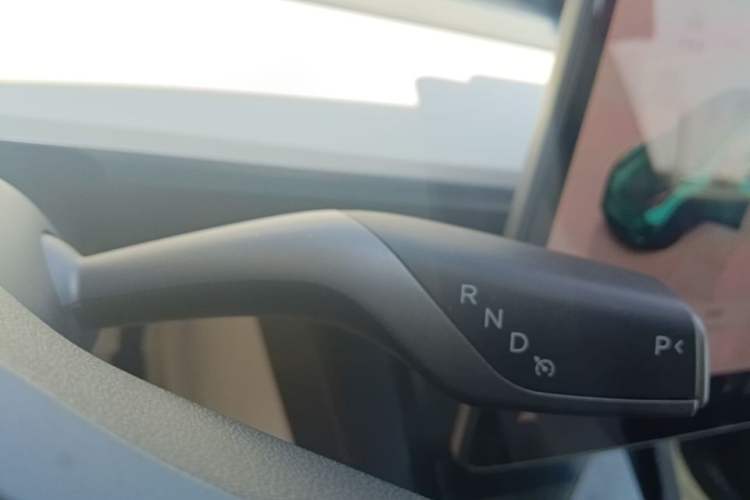 Used Tesla Model Y 2022 Revised Version Rear-Wheel Drive Gear Lever