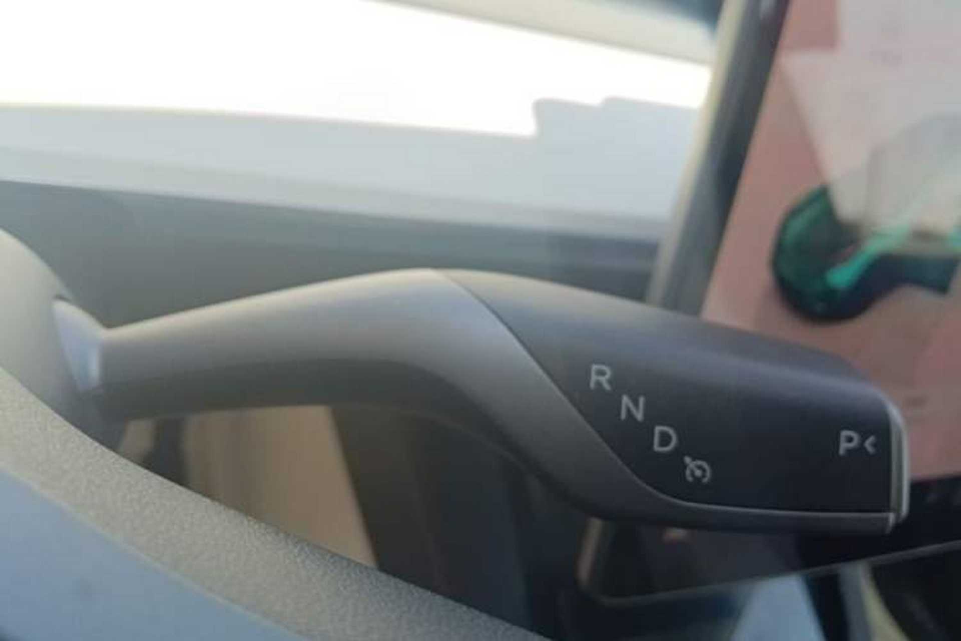 Used Tesla Model Y 2022 Revised Version Rear-Wheel Drive Gear Lever