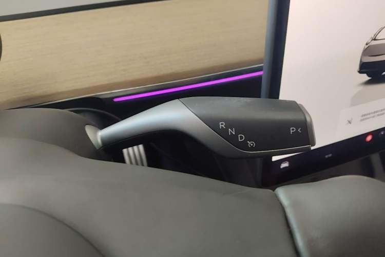 Used Tesla Model Y 2022 Performance High-Performance All-Wheel-Drive Version Gear Lever